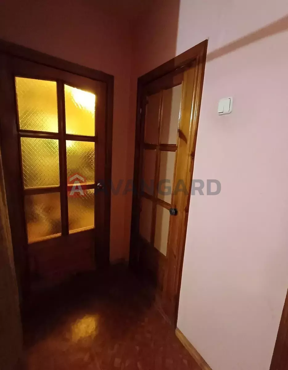 3 ��. ��������, 68/38/9 ��. �., 9/10 ������ ���� 21