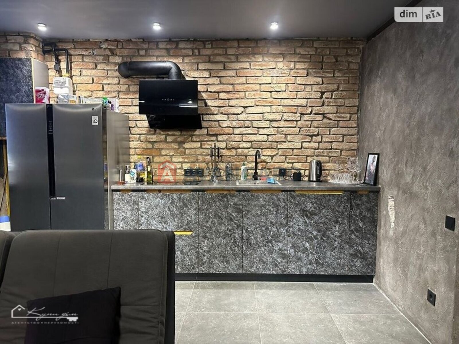 2 ��. ��������, 90/62/17 ��. �., 4/4 ������ ���� 3