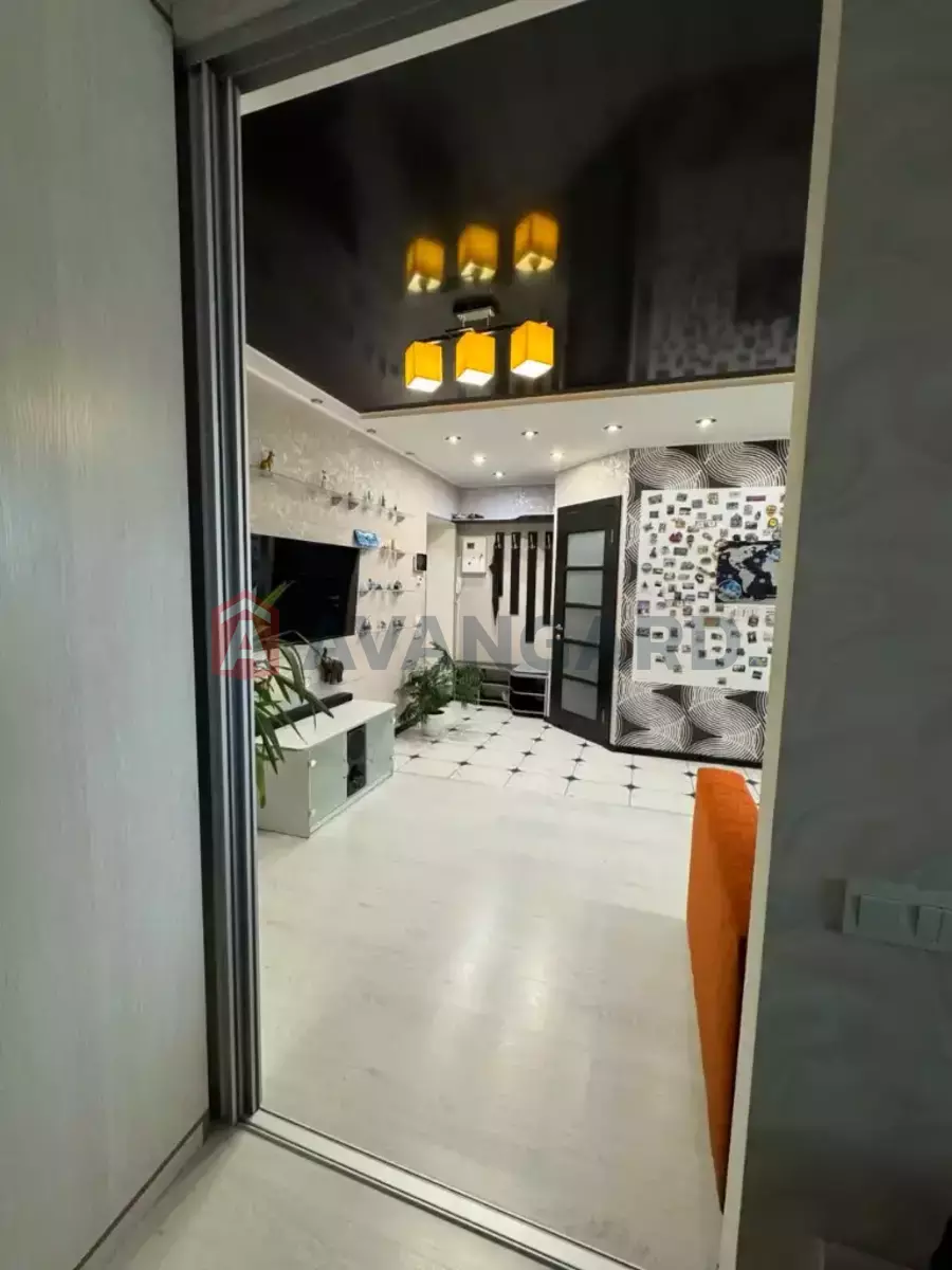 2 ��. ��������, 42/28/- ��. �., 5/5 ������ ���� 5