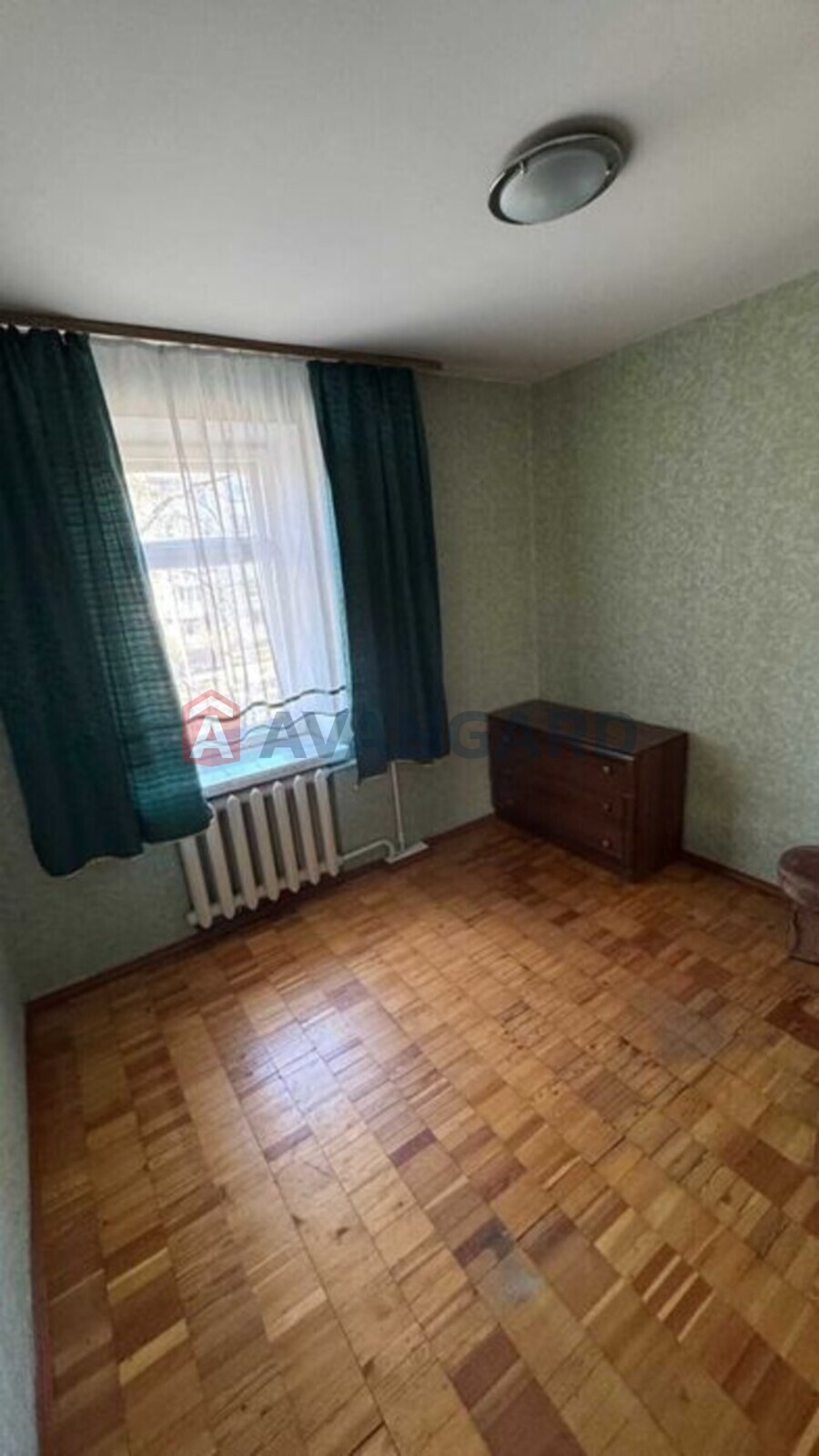 4 ����. ��������, 77/-/10 ��. �., 4/10 ���� ���� 10