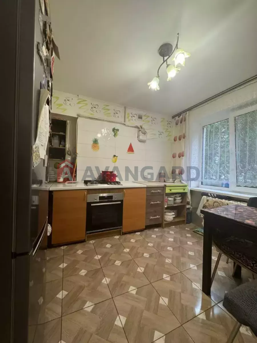 3 ��. ��������, 69/-/9 ��. �., 1/10 ������ ���� 7