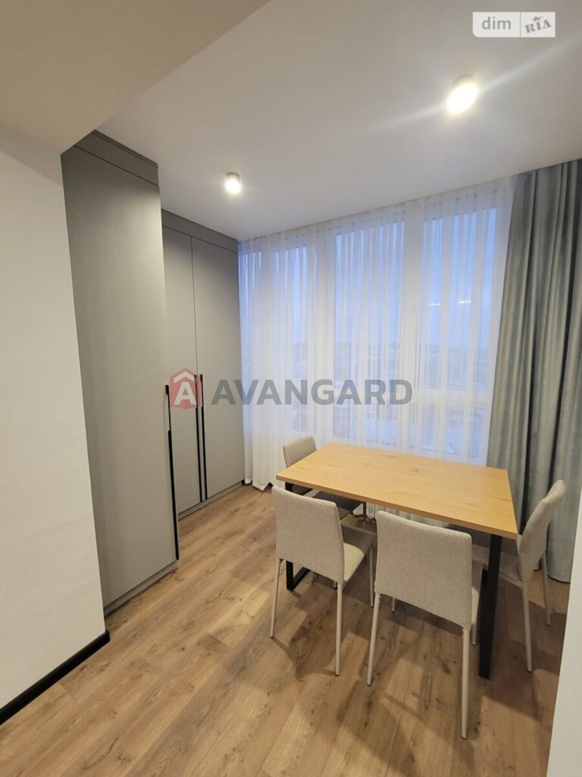 1 ��. ��������, 48/17/22 ��. �., 10/10 ������ ���� 2