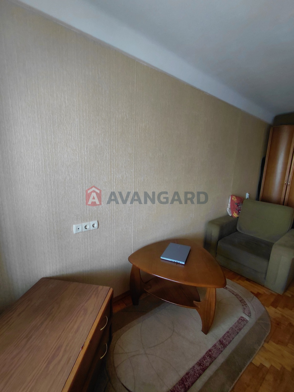 2 ��. ��������, 50/-/8 ��. �., 8/9 ������ ���� 7