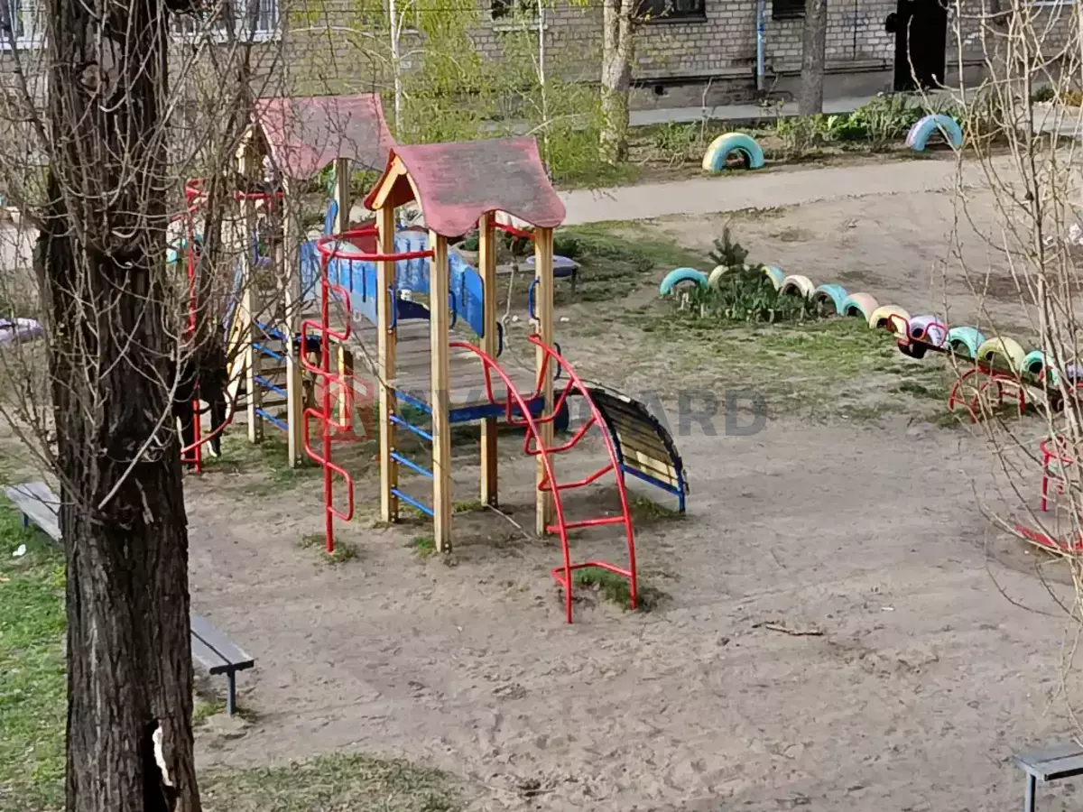 2 ��. ��������, 42/24/6 ��. �., 2/4 ������ ���� 8