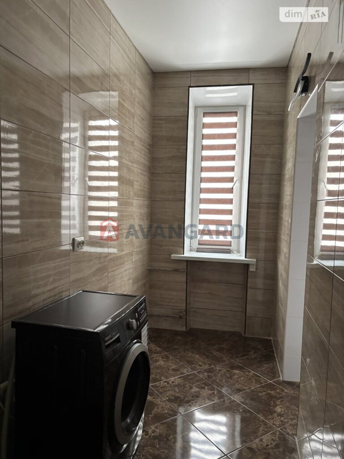 3 ��. ��������, 74/-/- ��. �., 2/4 ������ ���� 10