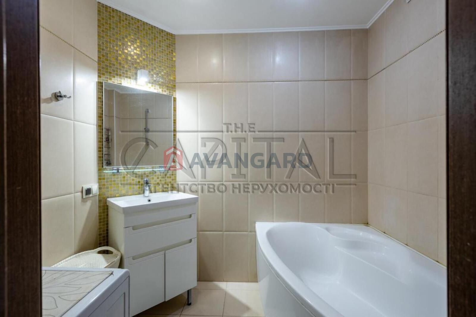 4 ��. ��������, 92/35/11 ��. �., 12/15 ������ ���� 16