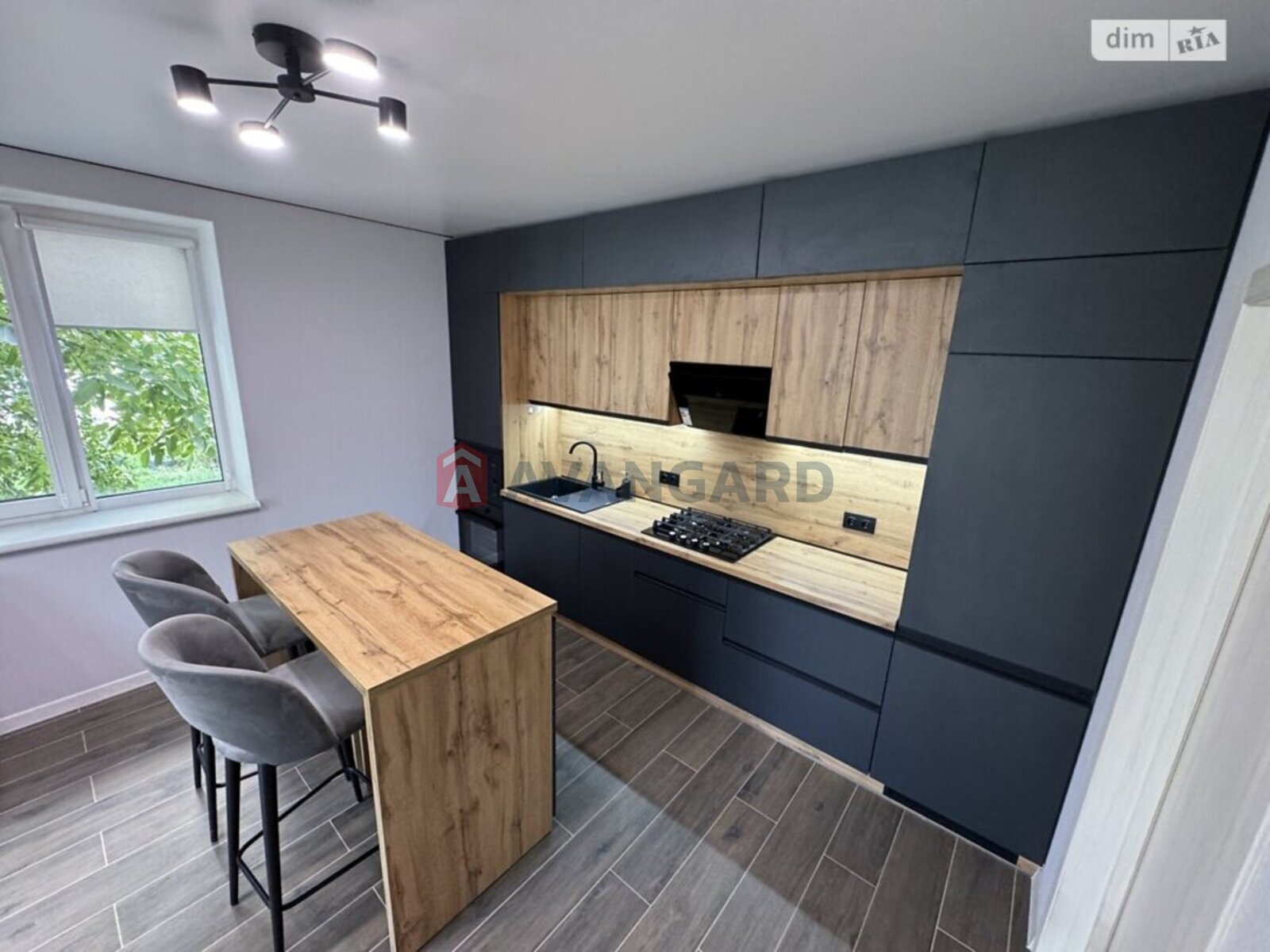 2 ��. ��������, 69/27/25 ��. �., 1/3 ������ ���� 2