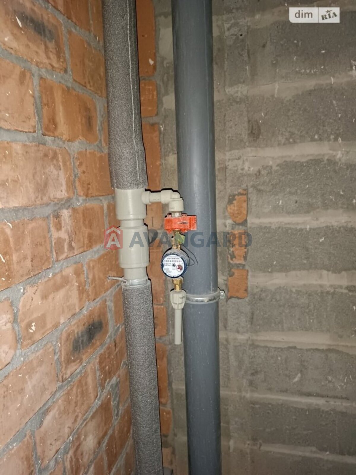 2 ��. ��������, 61/40/8 ��. �., 10/16 ������ ���� 9