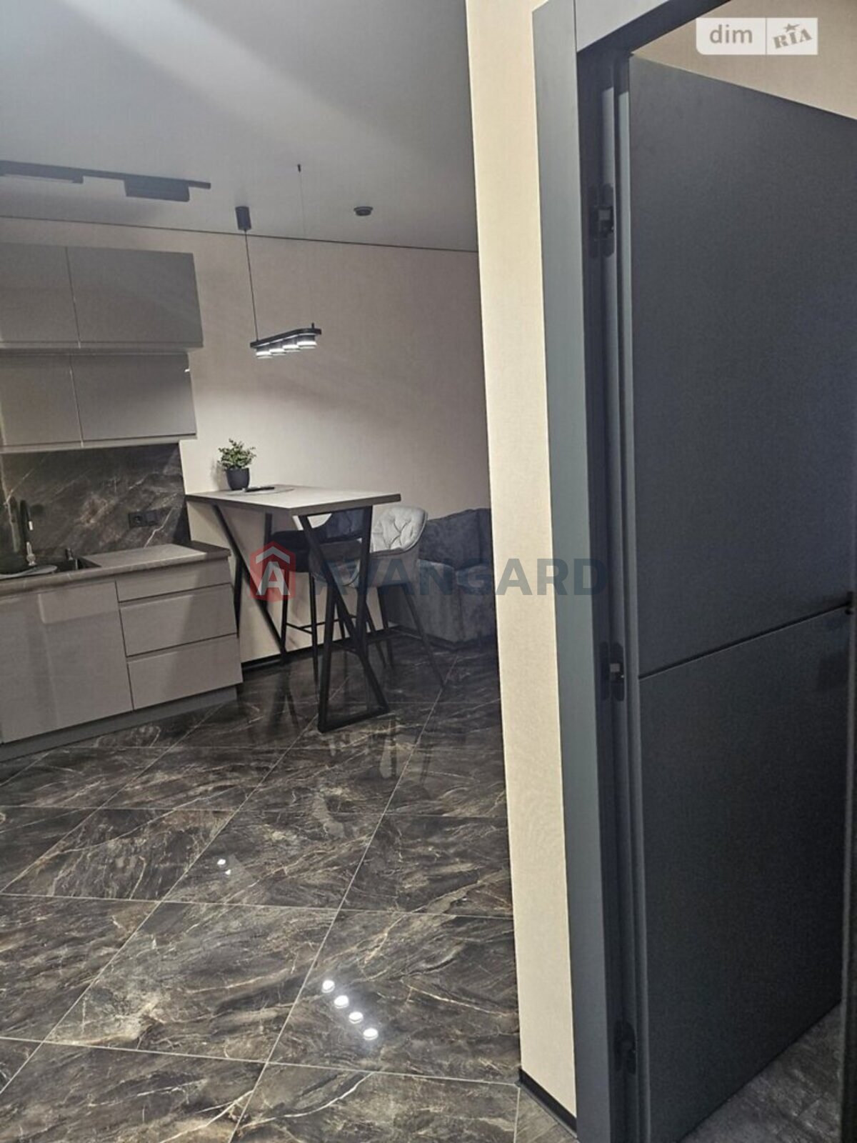 1 ��. ��������, 48/14/24 ��. �., 2/16 ������ ���� 9