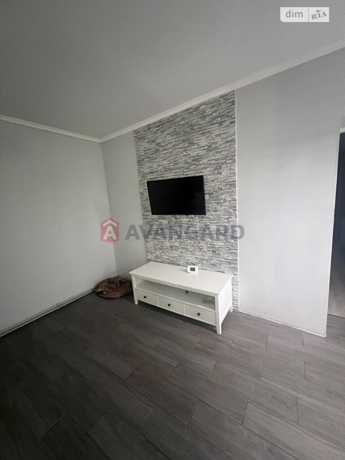 3 ��. ��������, 69/55/13 ��. �., 3/4 ������ ���� 6