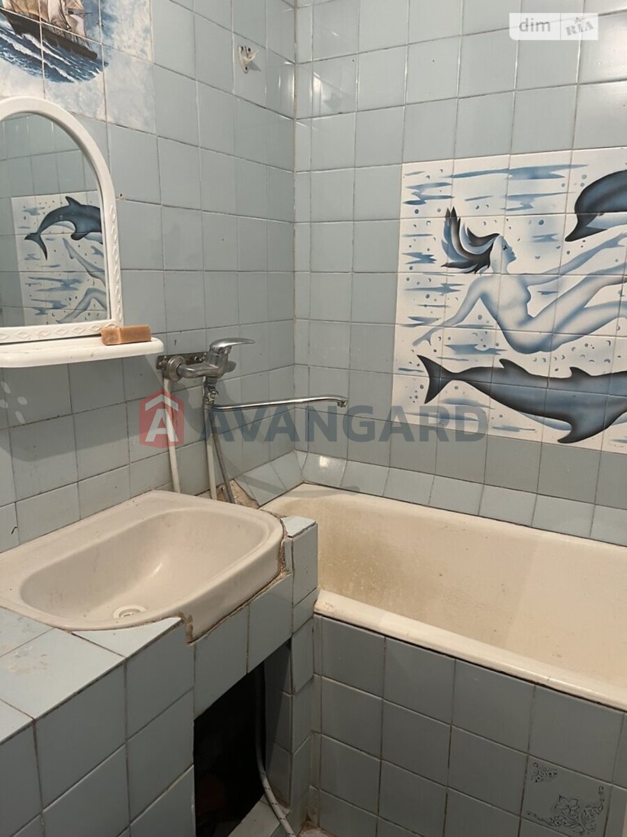 3 ��. ��������, 64/36/8 ��. �., 4/9 ������ ���� 22