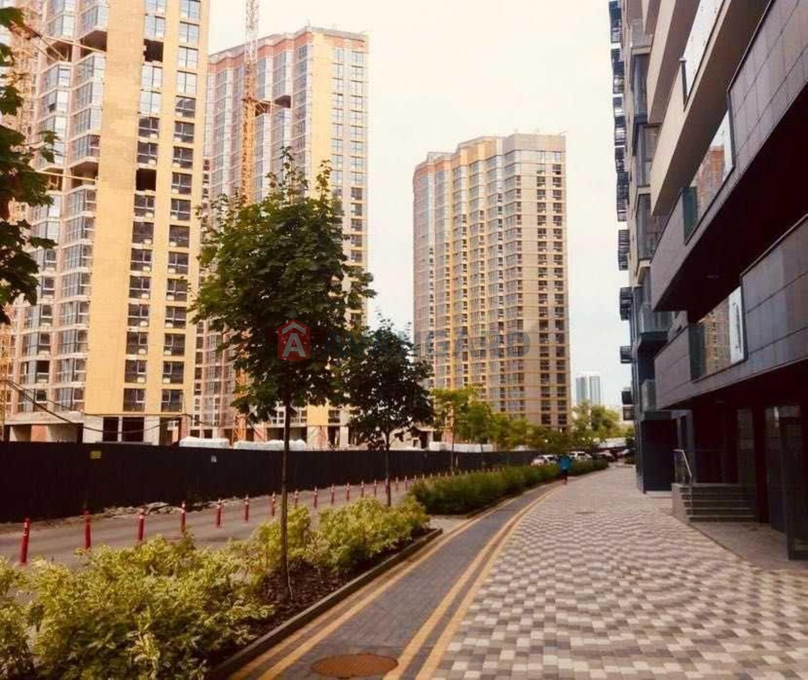 1 ��. ��������, 58/37/30 ��. �., 9/25 ������ ���� 3