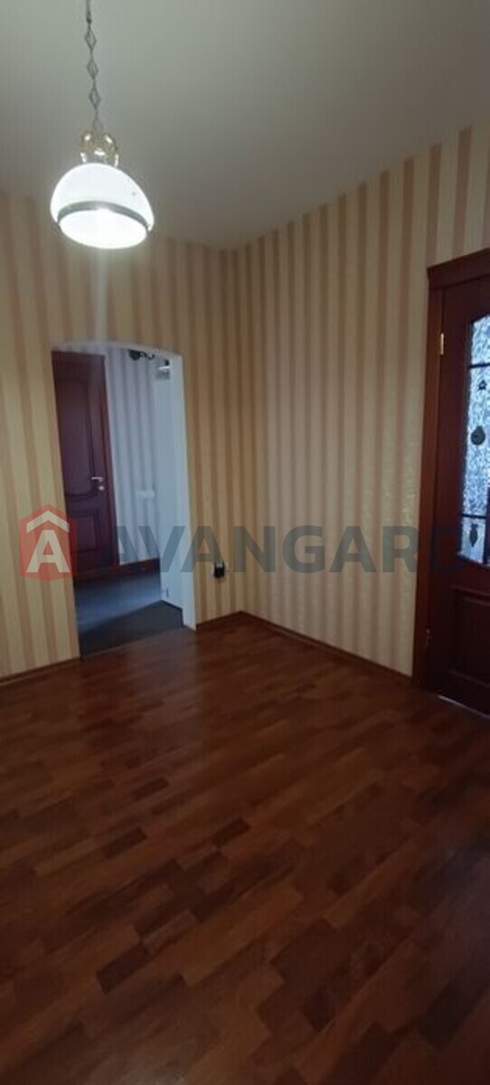 3 ����. ��������, 74/-/9 ��. �., 5/10 ���� ���� 5