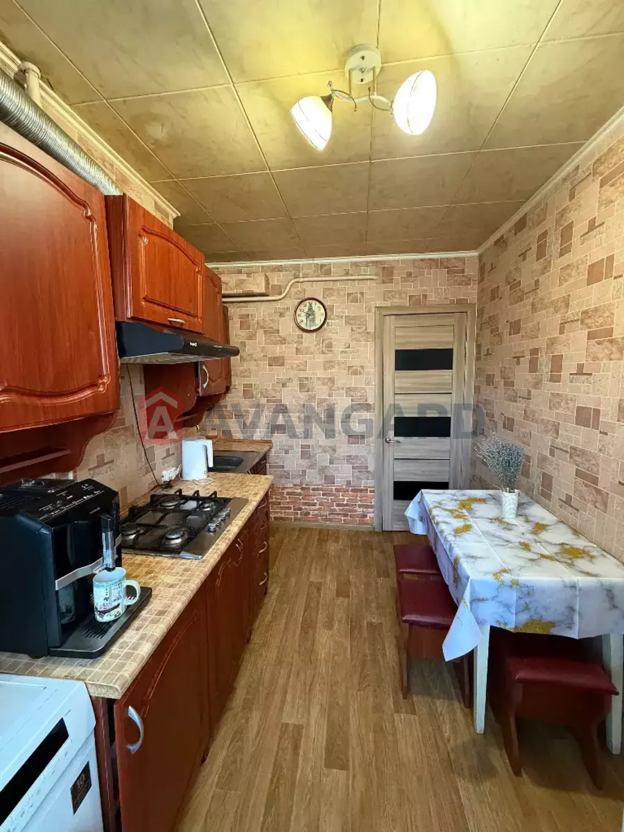 2 ��. ��������, 46/28/- ��. �., 1/9 ������ ���� 6