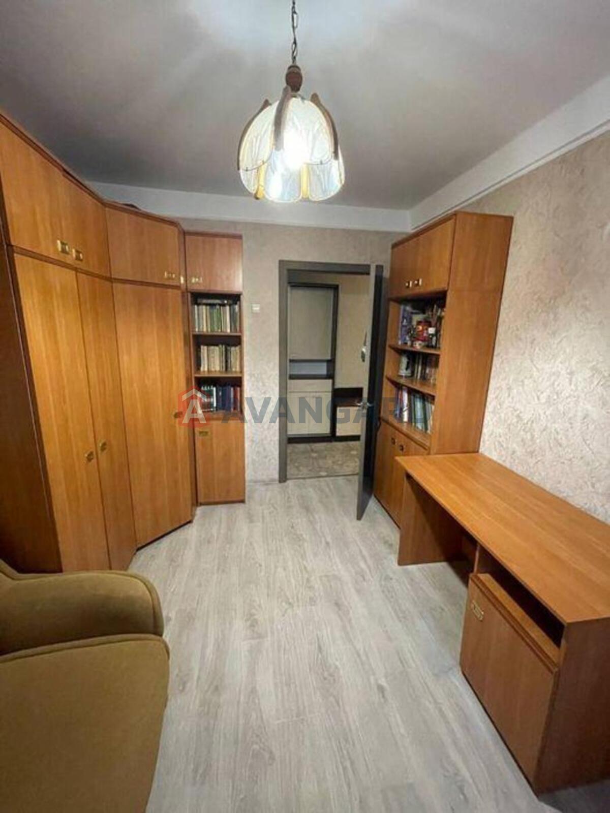 3 ��. ��������, 60/-/6 ��. �., 6/9 ������ ���� 10