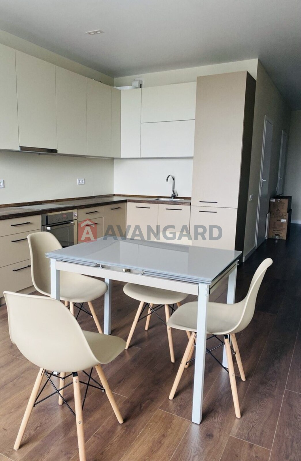 2 ��. ��������, 82/37/22 ��. �., 12/26 ������ ���� 4