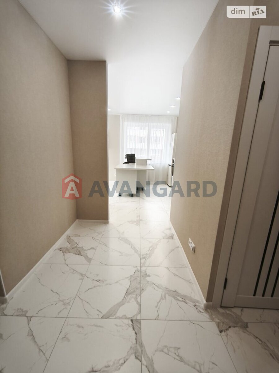 2 ��. ��������, 68/36/21 ��. �., 1/8 ������ ���� 10