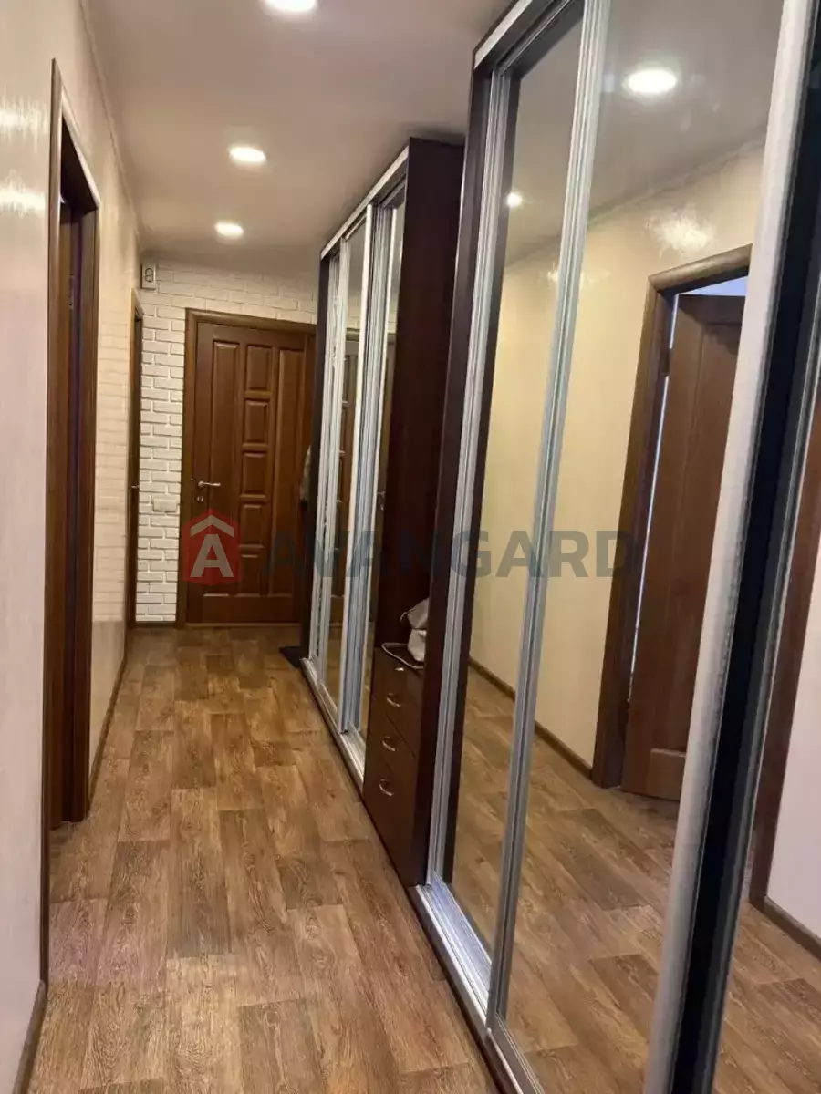 3 ����. ��������, 64/-/8 ��. �., 7/9 ���� ���� 10