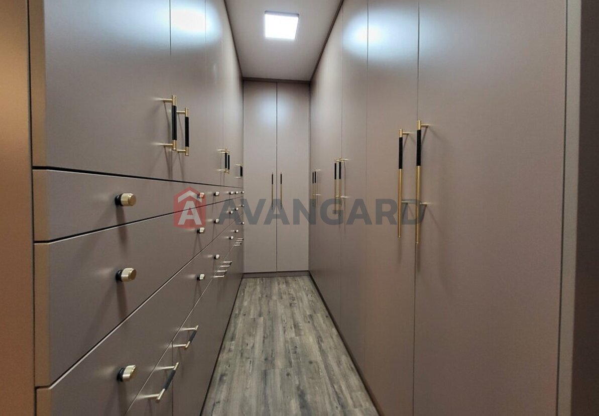 2 ��. ��������, 82/-/- ��. �., 8/9 ������ ���� 18