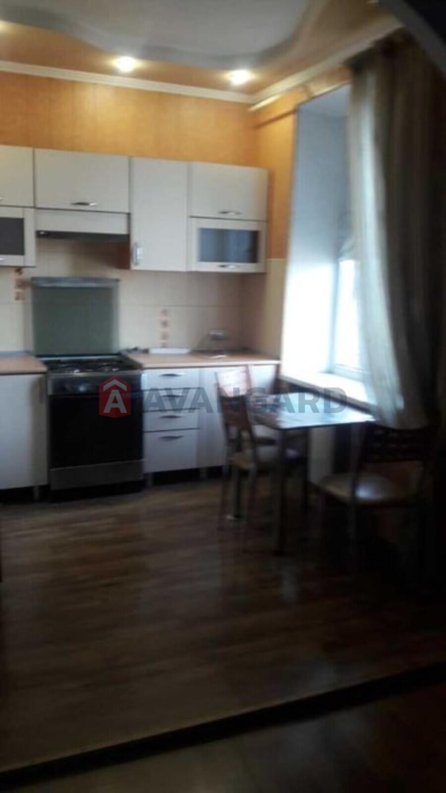 3 ��. ��������, 74/-/25 ��. �., 4/5 ������ ���� 3