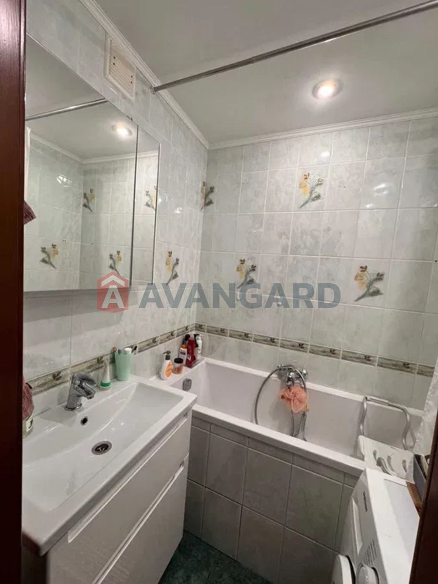 3 ��. ��������, 64/-/11 ��. �., 7/9 ������ ���� 9