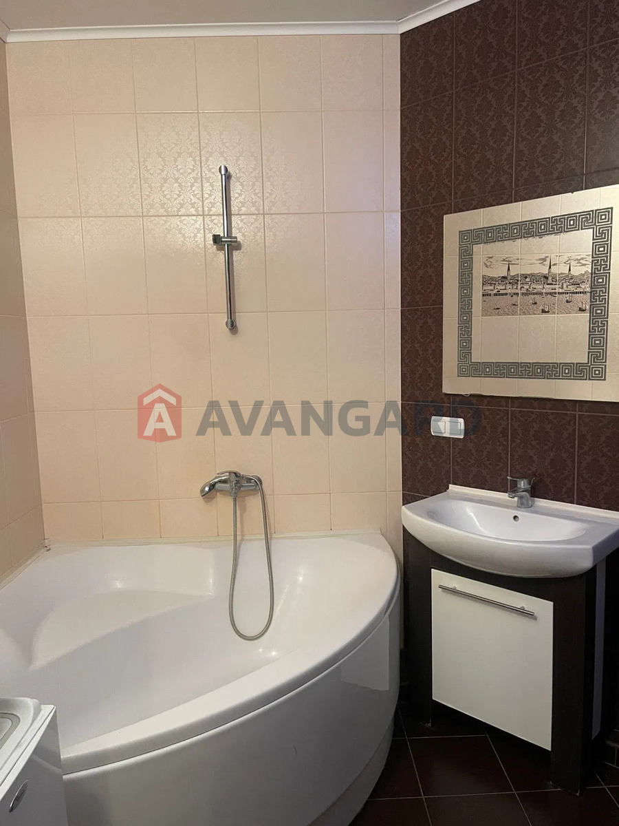 1 ��. ��������, 43/-/11 ��. �., 13/25 ������ ���� 9