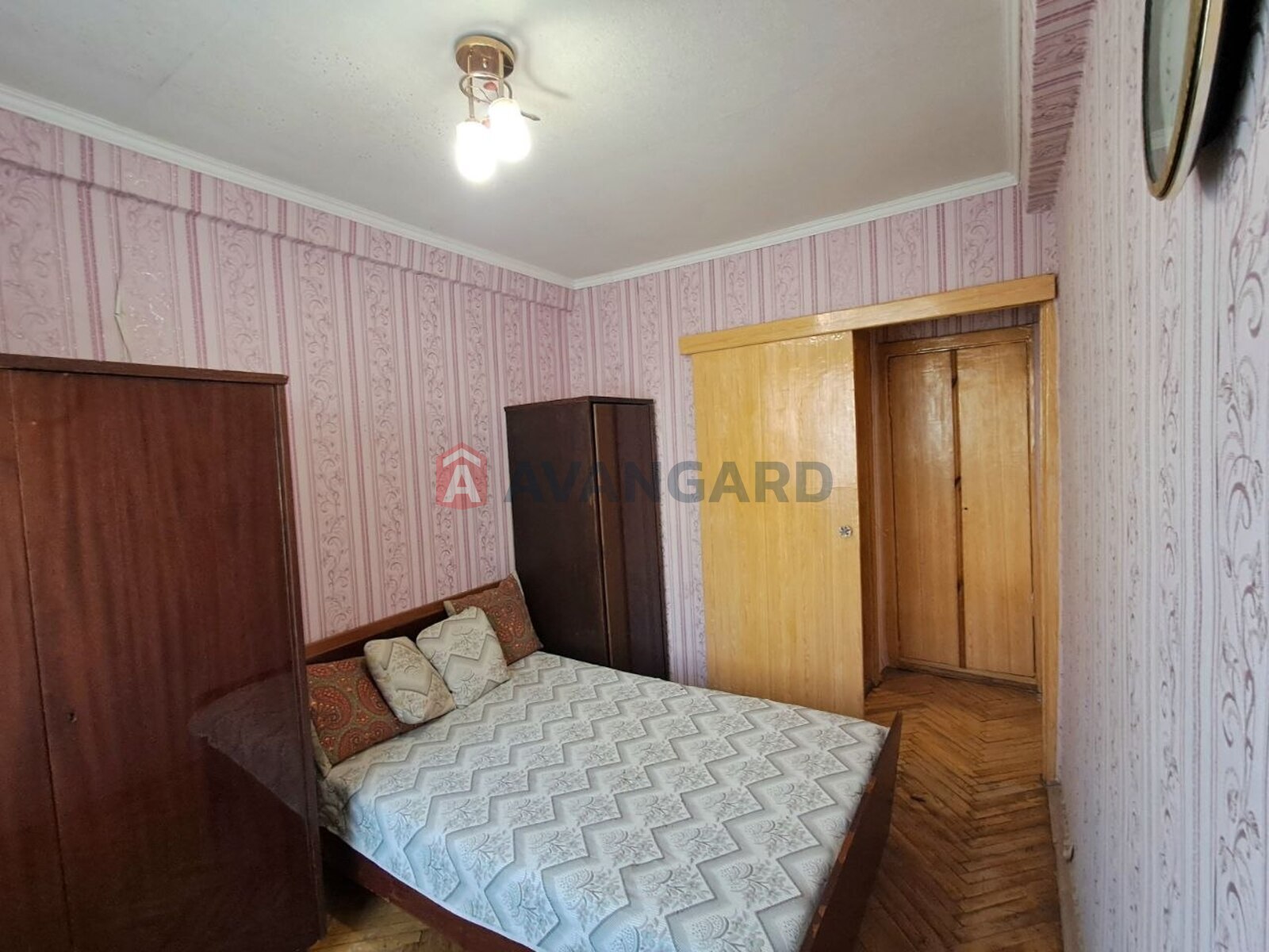 2 ��. ��������, 40/24,3/7,3 ��. �., 2/5 ������ ���� 4