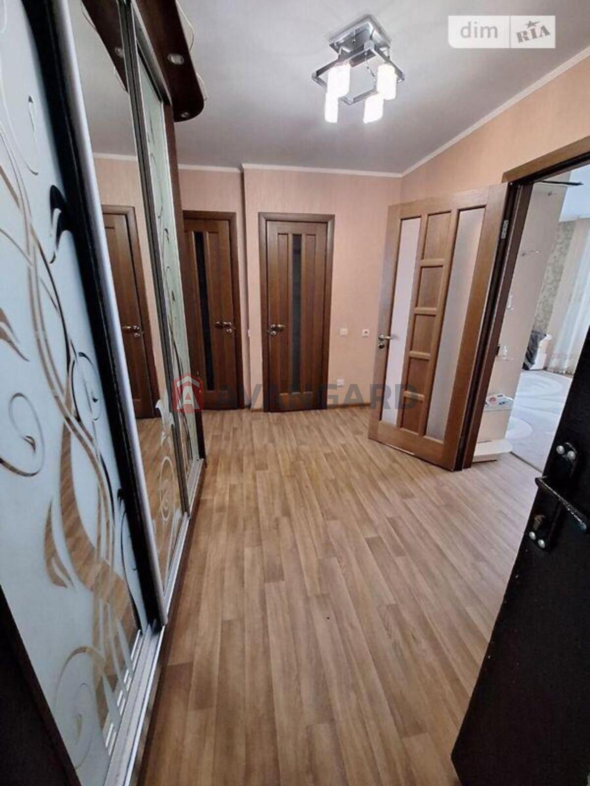 2 ��. ��������, 67/-/12 ��. �., 10/10 ������ ���� 4