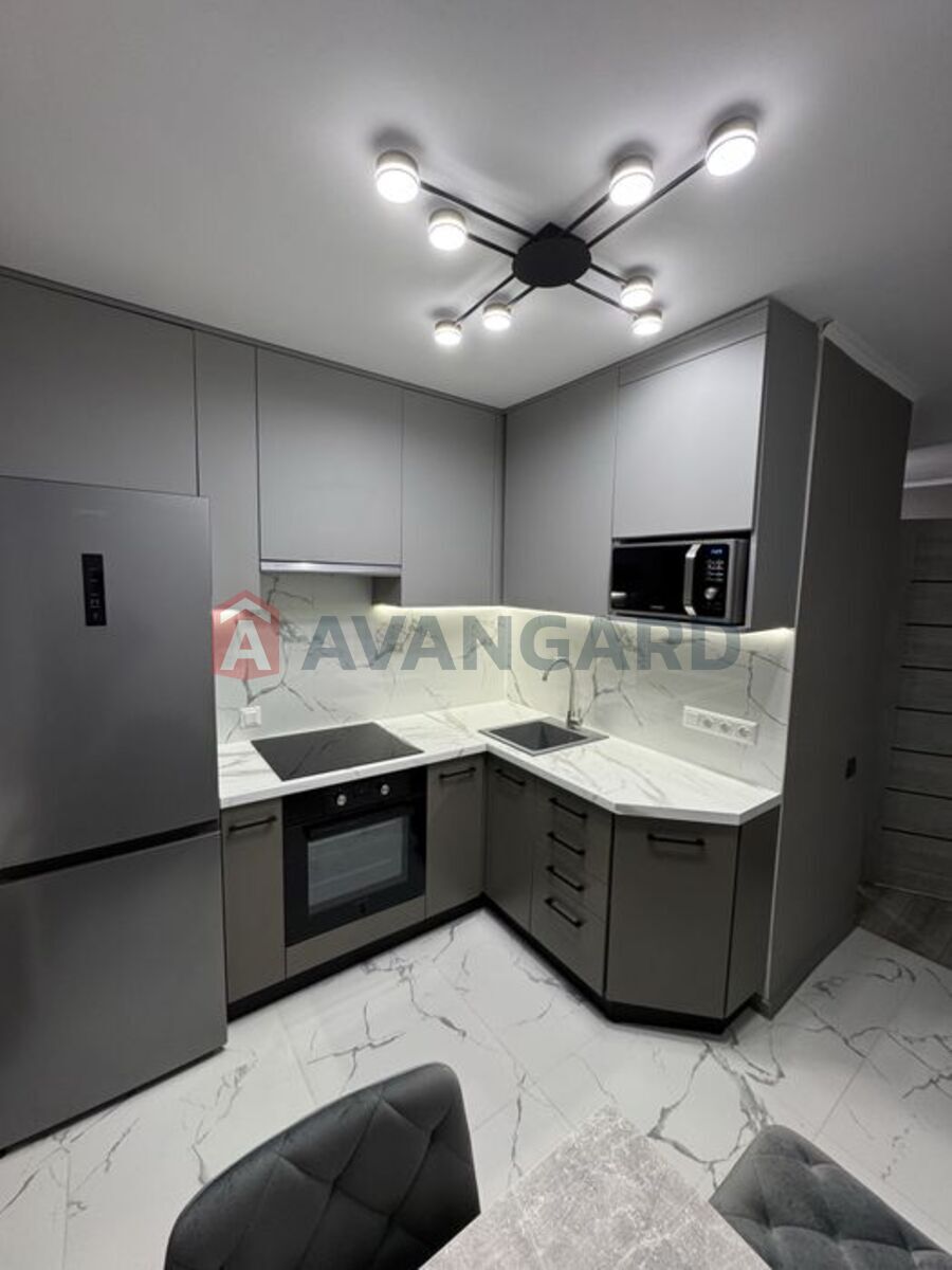 1 ��. ��������, 33/17/6 ��. �., 3/5 ������ ���� 7