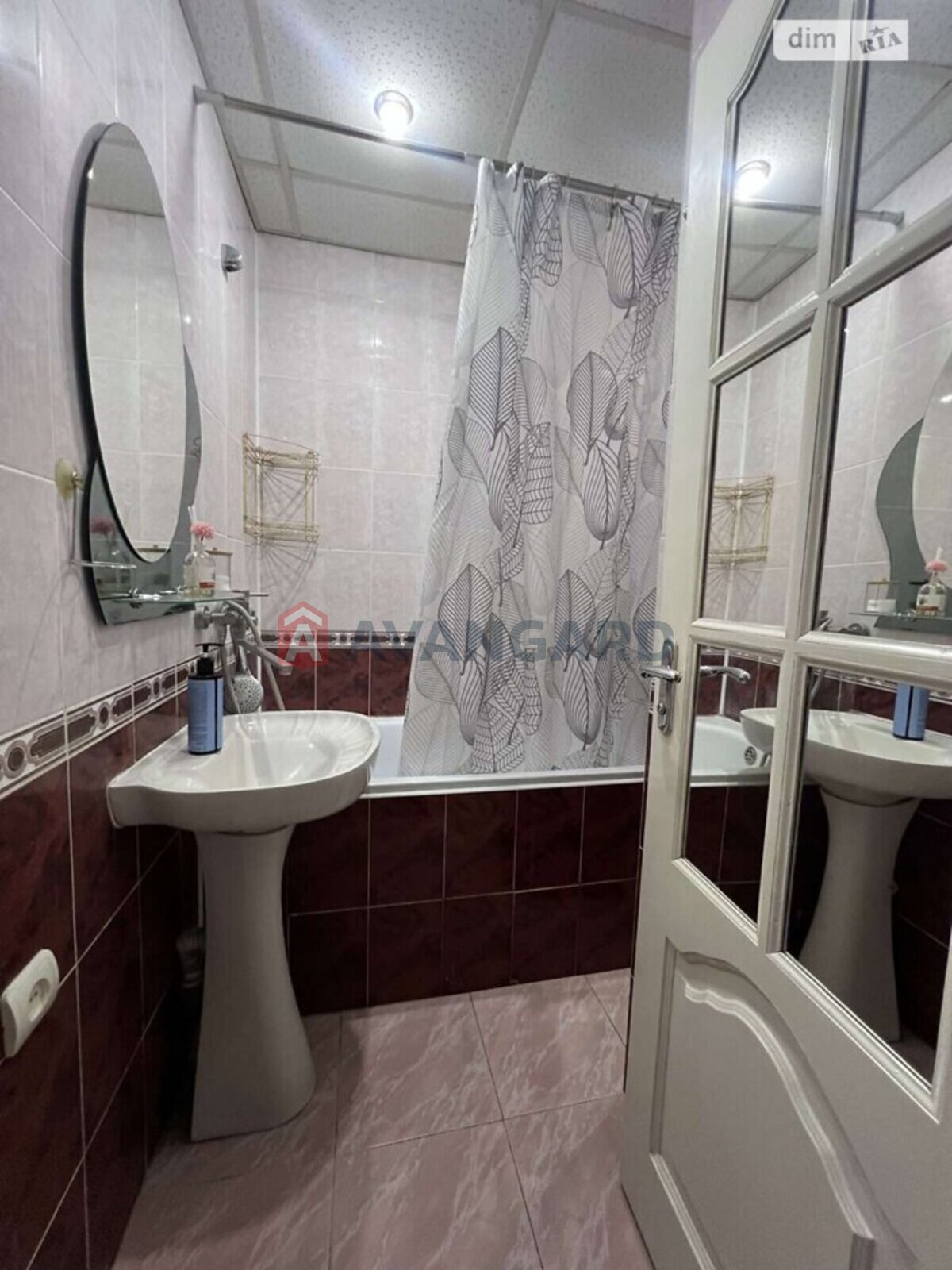 2 ��. ��������, 47/27/7 ��. �., 5/5 ������ ���� 10