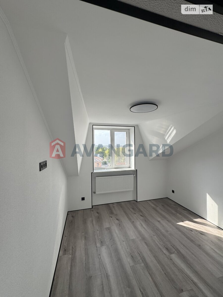 3 ��. ��������, 97/60/17 ��. �., 5/6 ������ ���� 9