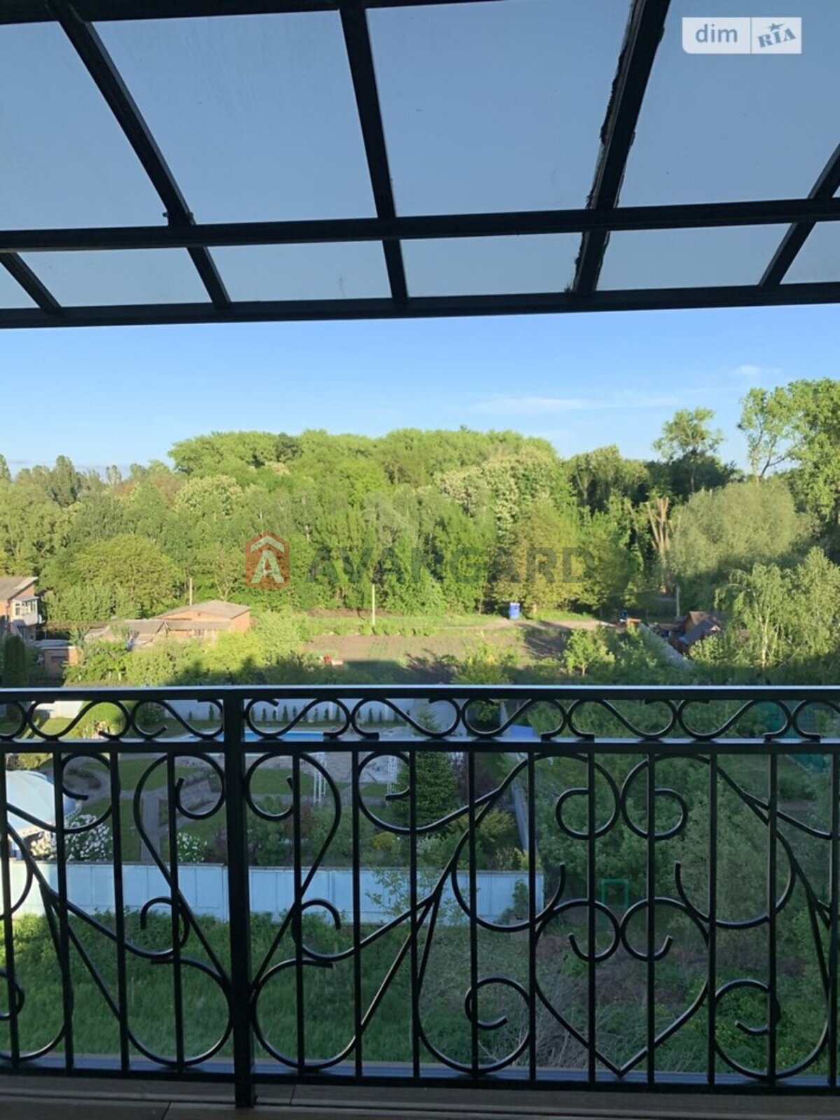 4 ��. ��������, 240/-/- ��. �., 4/5 ������ ���� 6