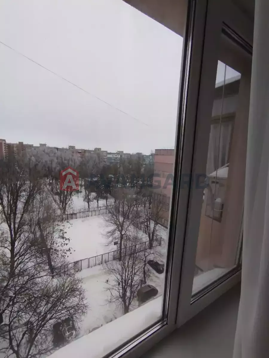 2 ��. ��������, 53/33/8 ��. �., 9/9 ������ ���� 17