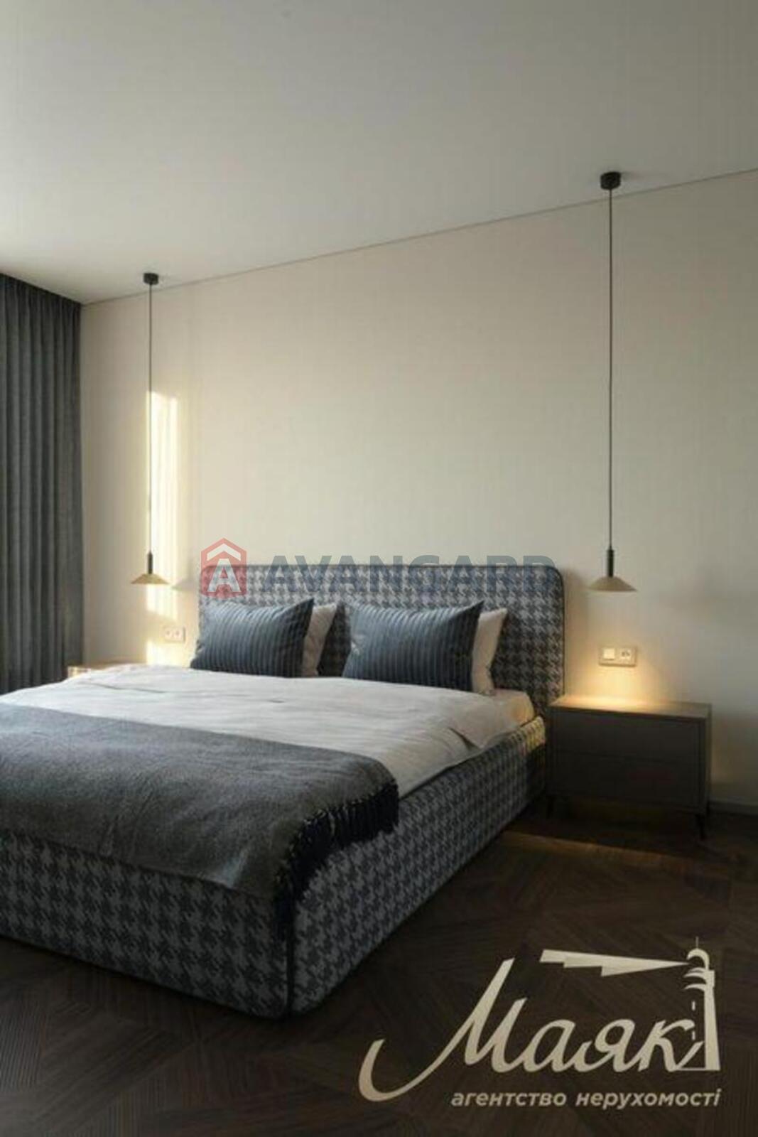 1 ��. ��������, 68/-/20 ��. �., 12/24 ������ ���� 15