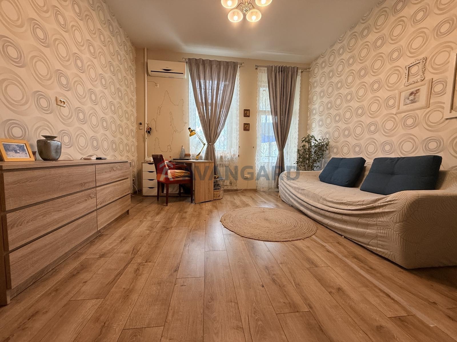 4 ��. ��������, 95/70/20 ��. �., 3/3 ������ ���� 15