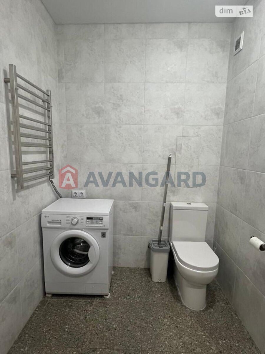 2 ��. ��������, 68/-/- ��. �., 5/5 ������ ���� 24