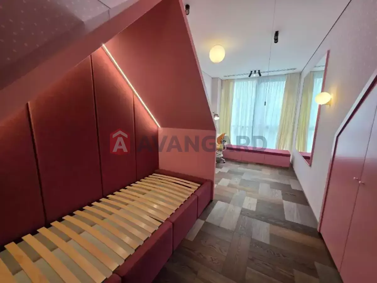 4 ��. ��������, 189/-/- ��. �., 5/7 ������ ���� 8