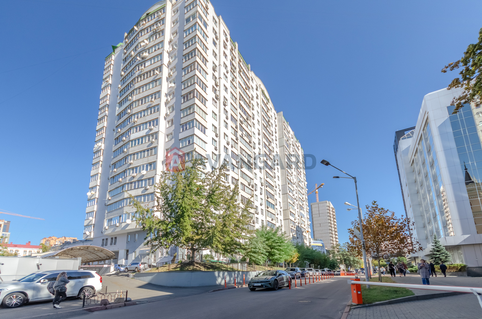 4 ��. ��������, 201.7/-/35 ��. �., 16/18 ������ ���� 18