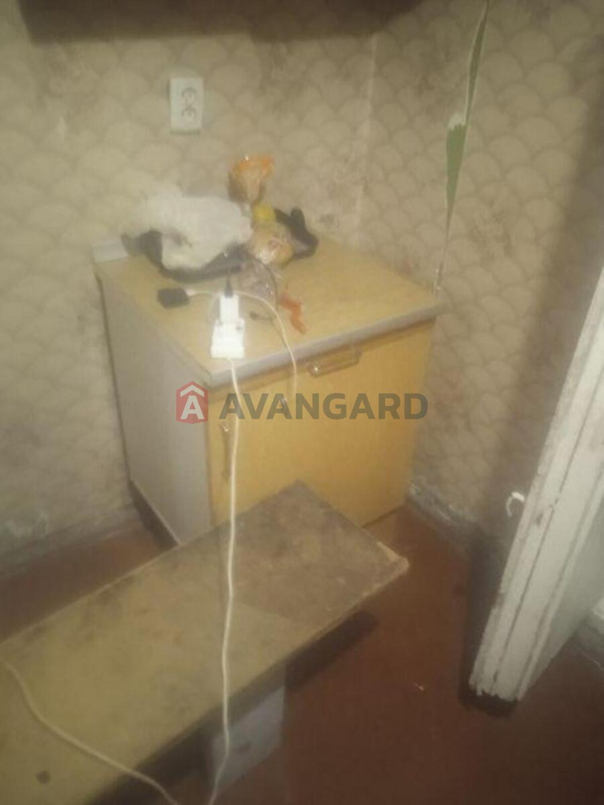 1 ��. ��������, 38/-/8 ��. �., 2/9 ������ ���� 24