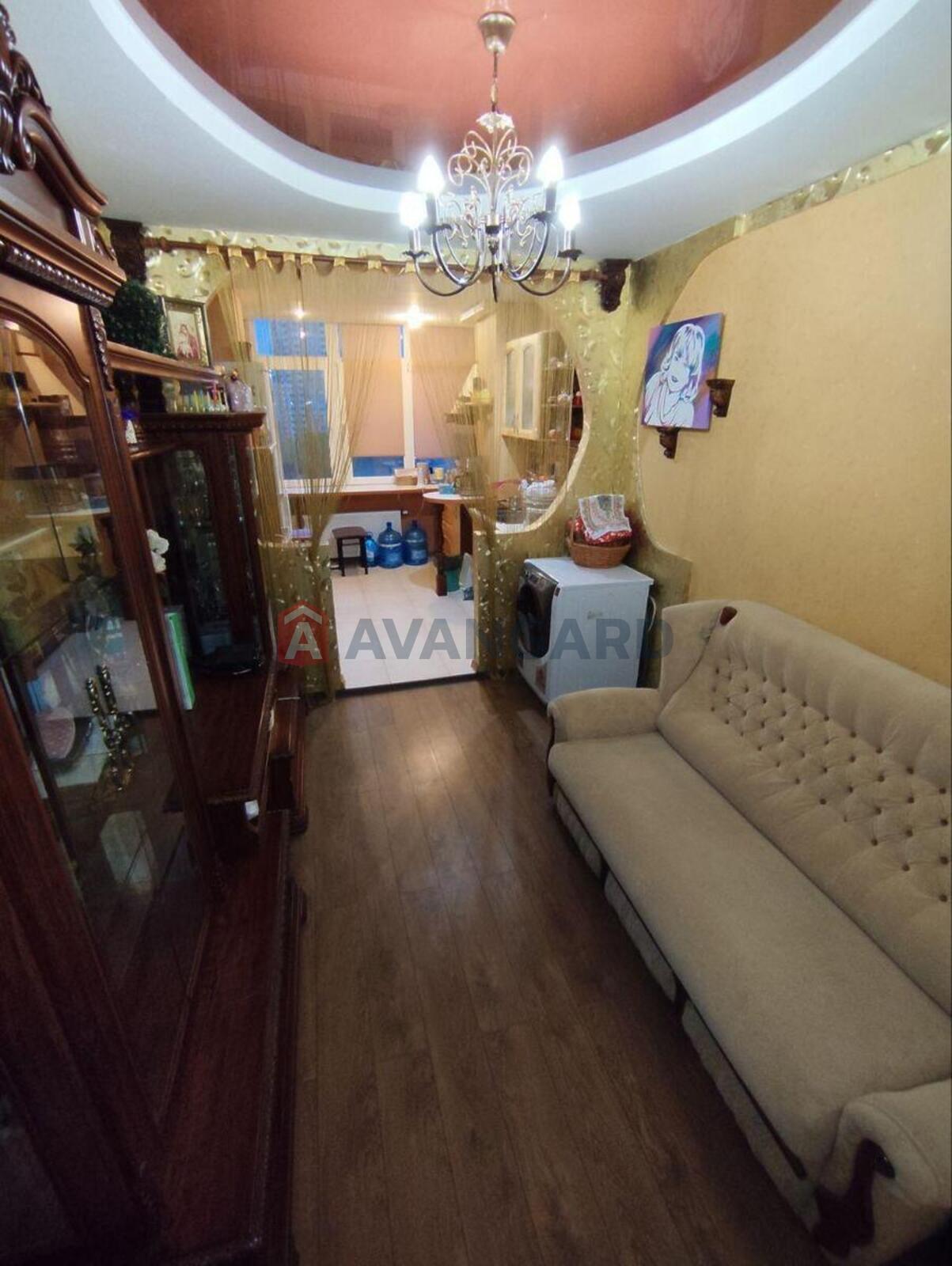 2 ��. ��������, 83/64/19 ��. �., 9/13 ������ ���� 10