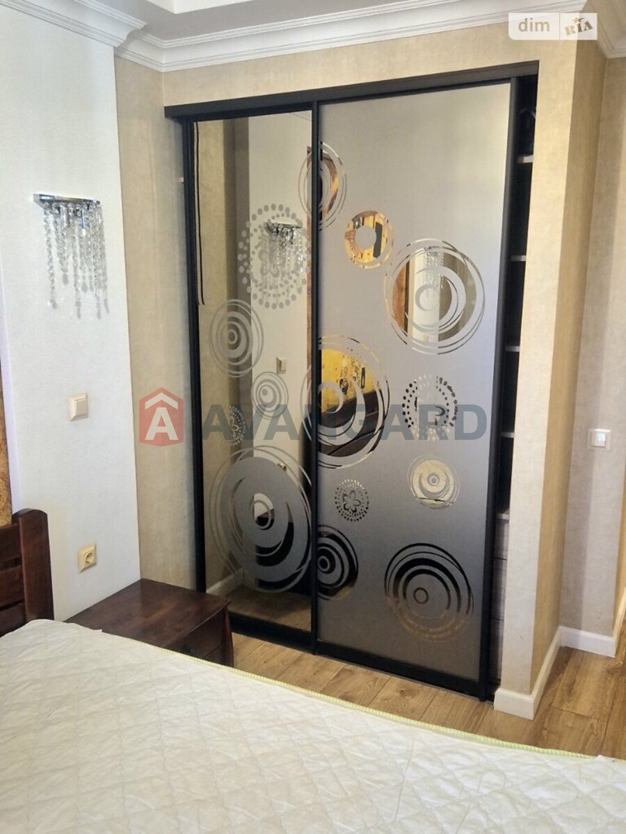 2 ��. ��������, 60/30/27 ��. �., 6/9 ������ ���� 4