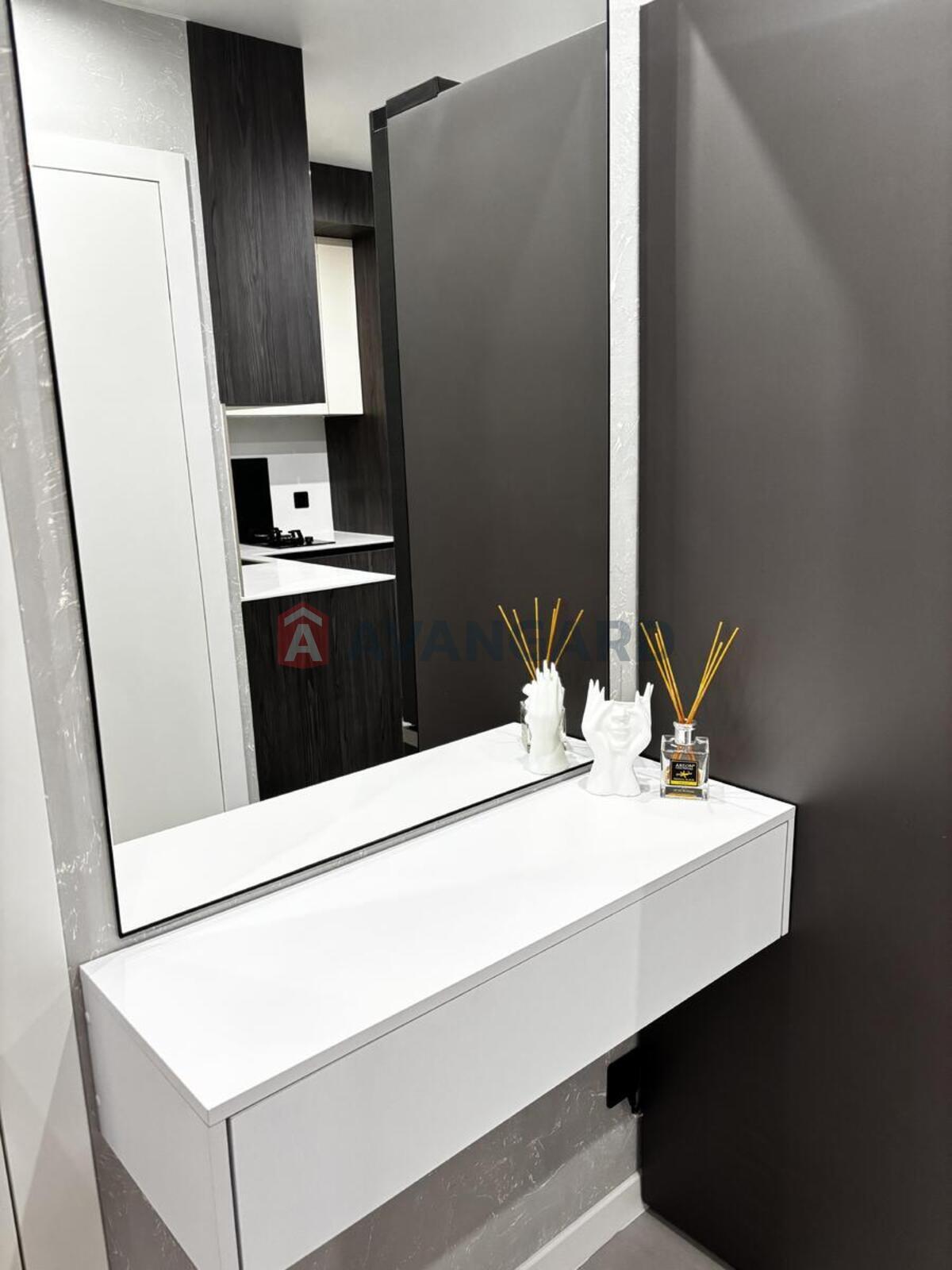 1 ��. ��������, 40/19/7 ��. �., 6/9 ������ ���� 4