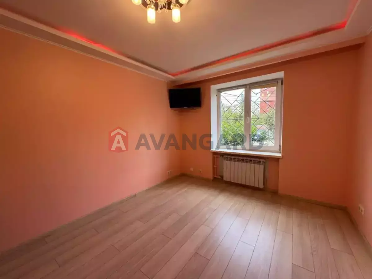 3 ��. ��������, 70/46/9 ��. �., 1/9 ������ ���� 11