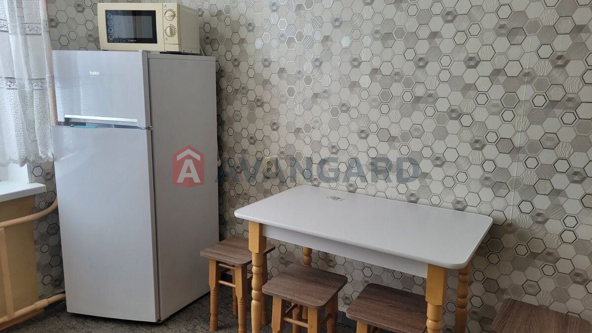 2 ��. ��������, 50/-/10 ��. �., 7/9 ������ ���� 10