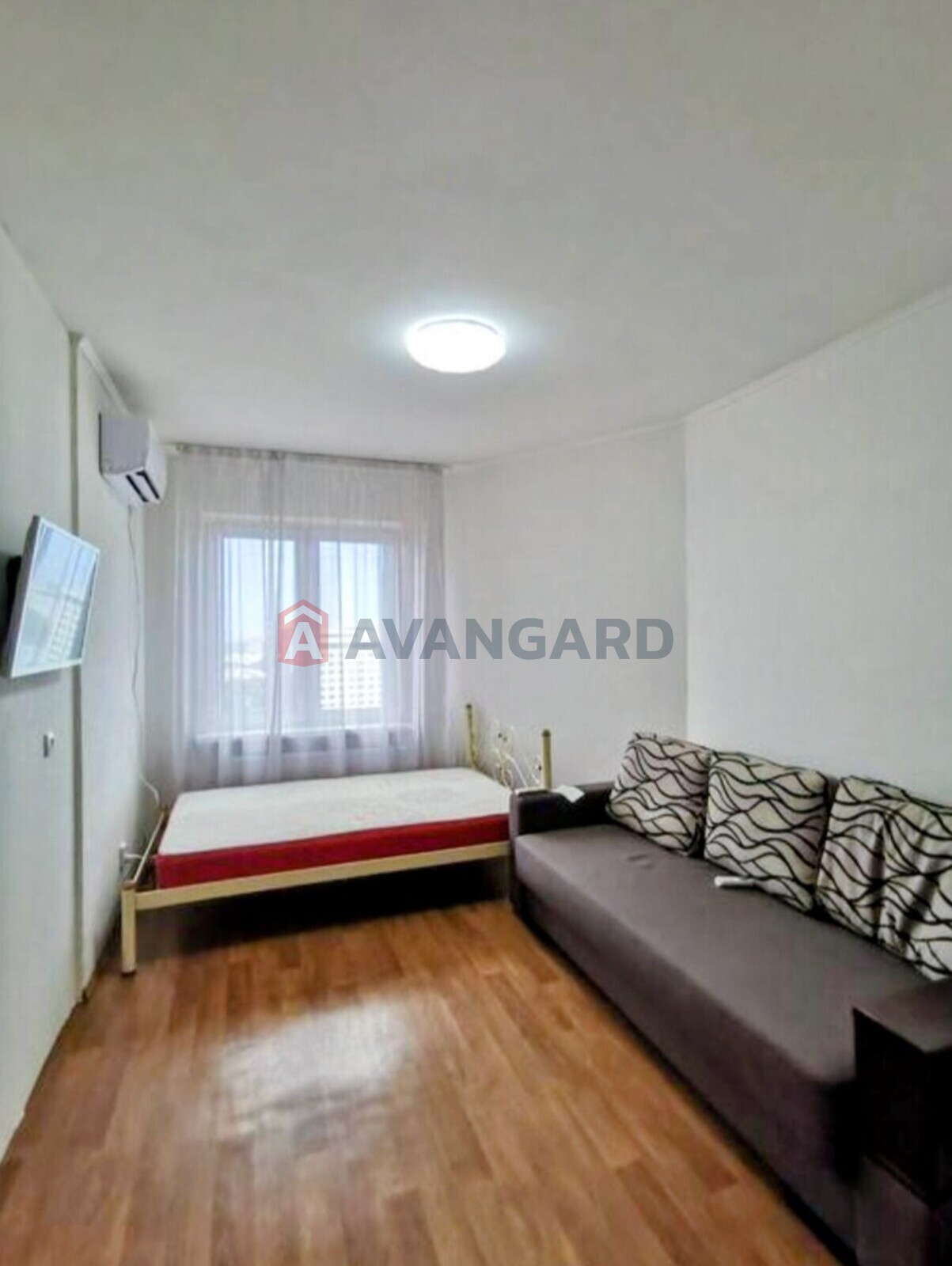 1 ����. ��������, 33/15/7 ��. �., 18/24 ���� ���� 3