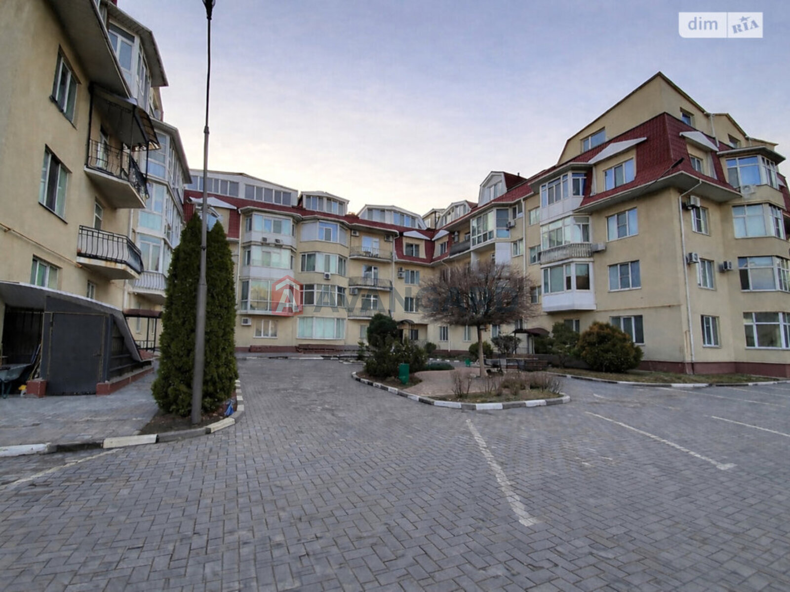 4 ����. ��������, 199/112/30 ��. �., 2/5 ���� ���� 1