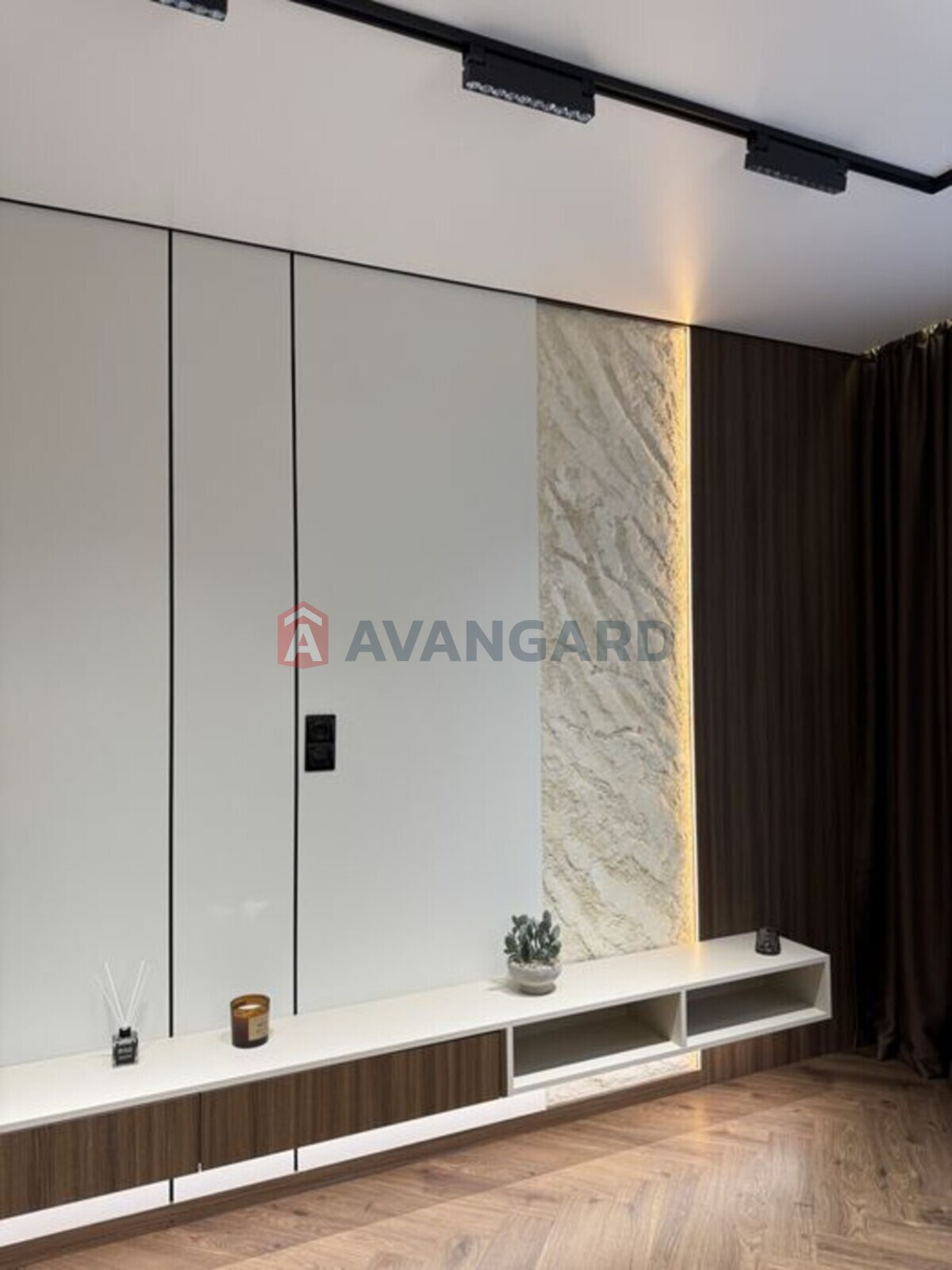 2 ����. ��������, 65/-/18 ��. �., 8/10 ���� ���� 23