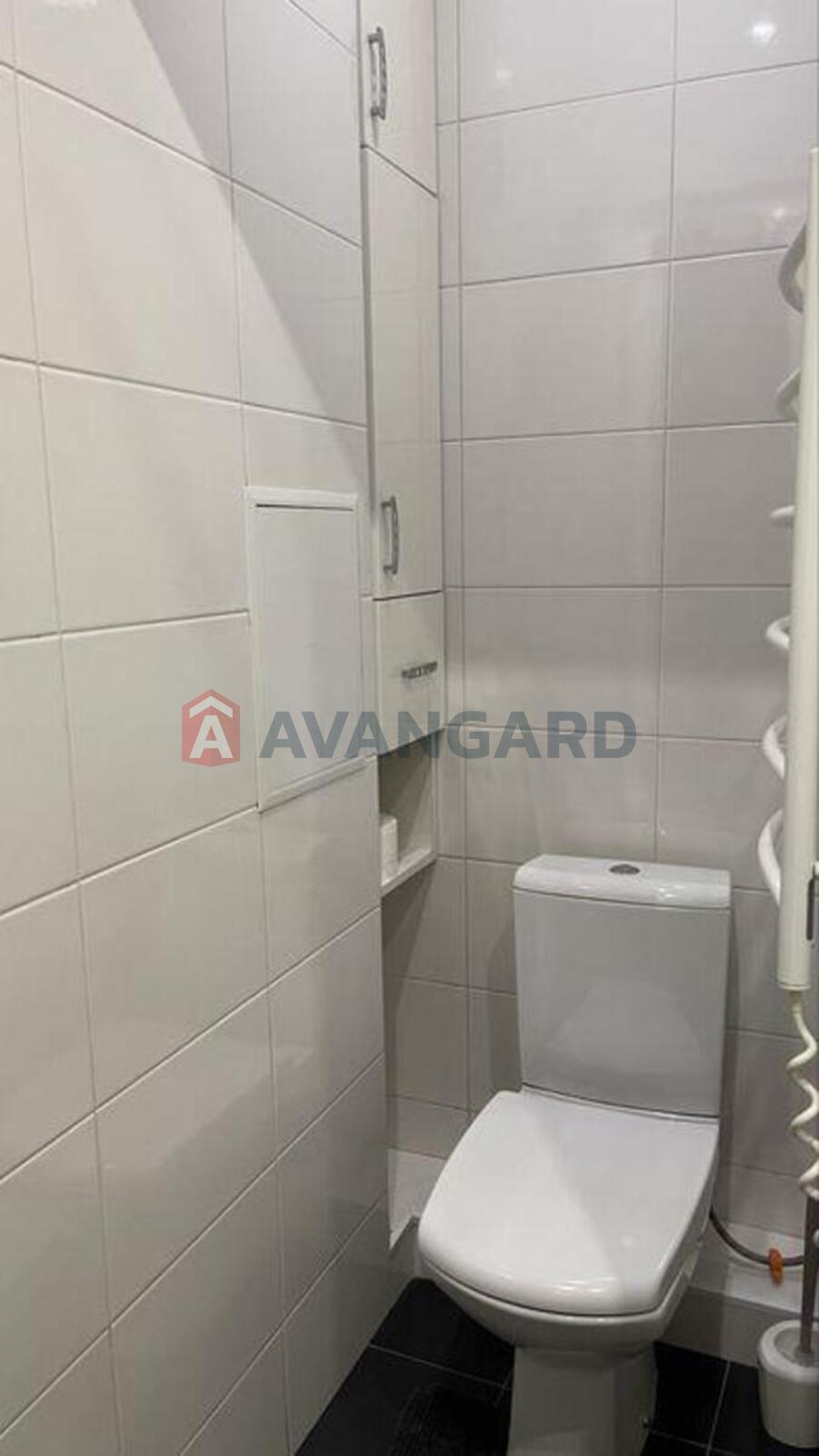 1 ��. ��������, 32/-/7 ��. �., 2/8 ������ ���� 8