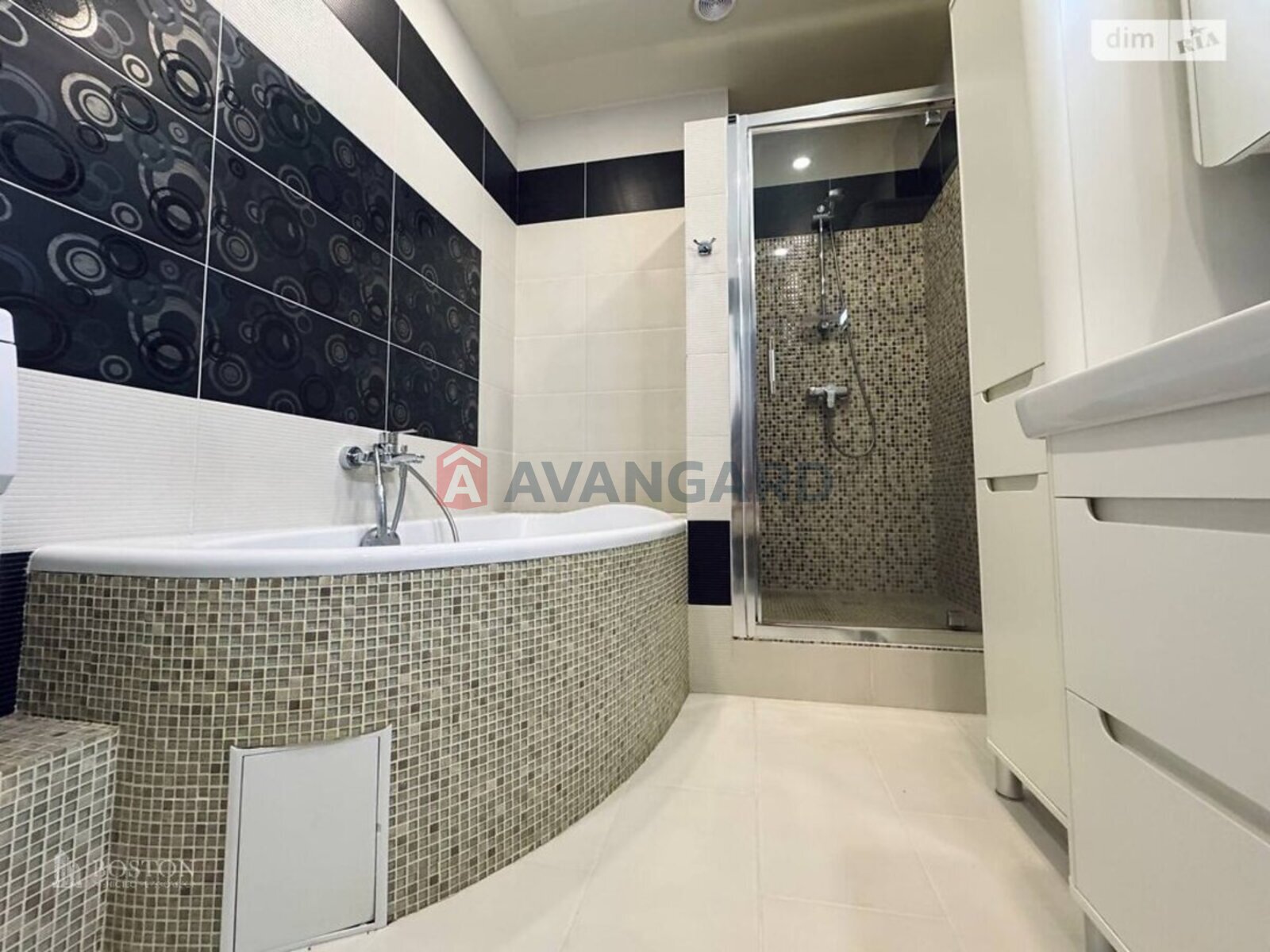 2 ��. ��������, 73/35/17 ��. �., 6/6 ������ ���� 15