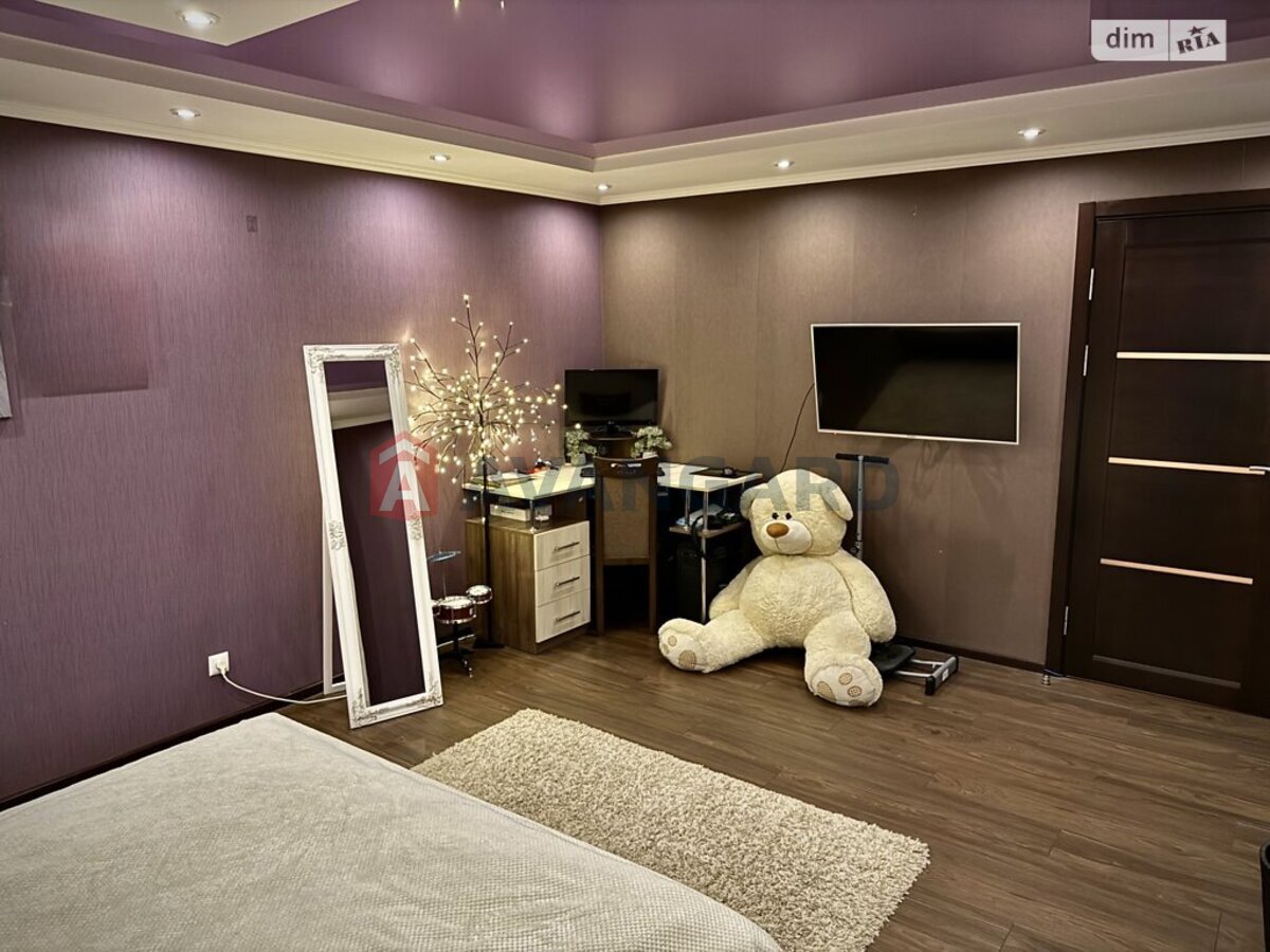 3 ��. ��������, 93/53/35 ��. �., 4/5 ������ ���� 21